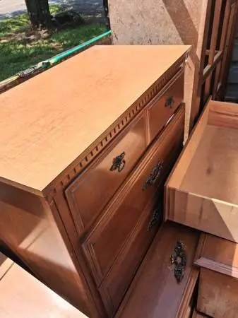 6 pc bedroom  suite w/ full size bed frame