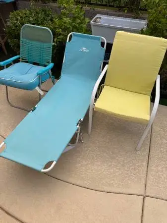 OUTDOOR PATIO - 2 CHAIRS AND LOUNGE