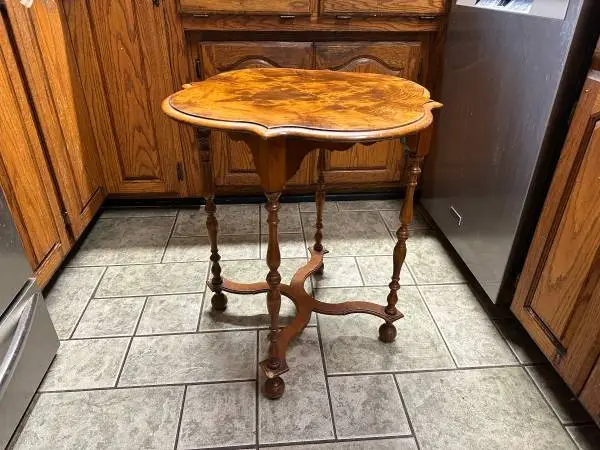 Antique Vintage Wood Parlor Table w/ Scalloped Edge & Turned Legs