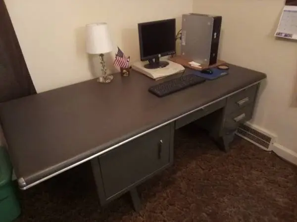 Tanker Desk, Desk