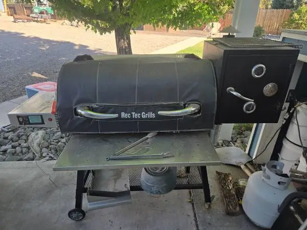 Rec Tec 700 Pellet Smoker