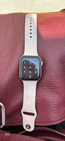 *EXCELLENT CONDITION* Apple iwatch 4 Series (44MM) rose gold WiFi+Cell