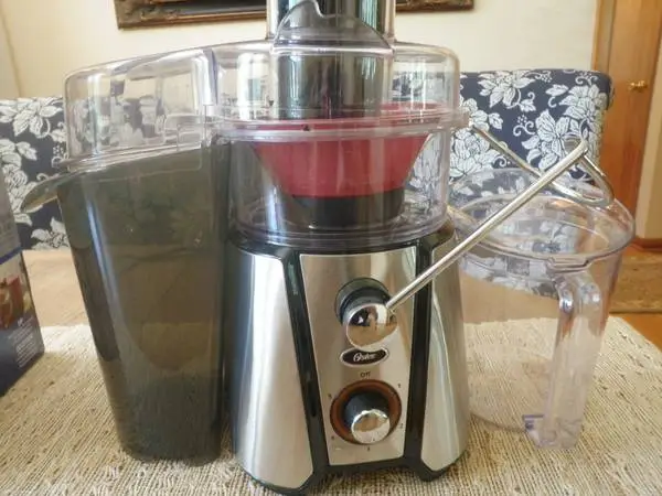 Oster 1000watt 32oz. Juicer