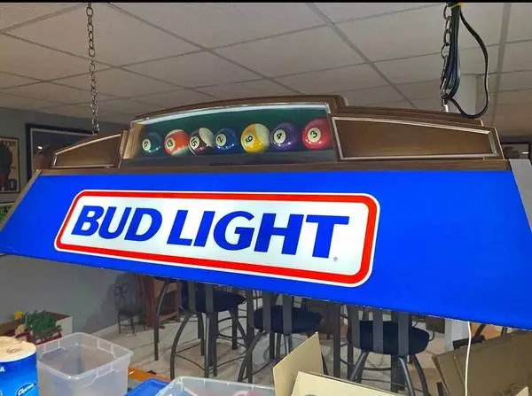Anheuser-Busch Bud Light Pool Table Light.. original