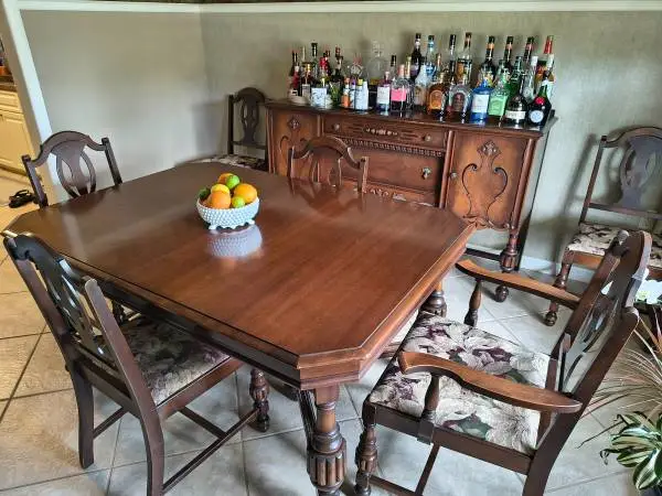 Dining room set with matching buffet