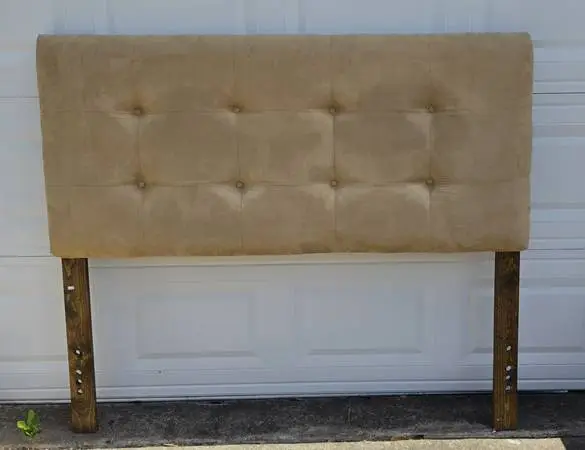 🌸MODERN BEIGE FULL HEADBOARD WITH 8 TUFTED BUTTONS 🌸NEED GONE ASAP