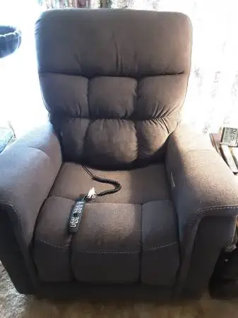 Viva Ultra Lift Recliner
