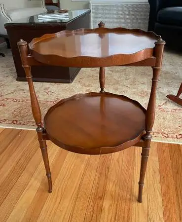Antique Walnut English Edwardian Scalloped Edge Two Tier End Side Table