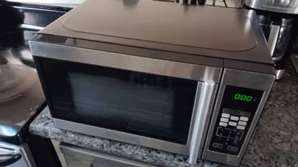 Black & Decker Microwave Oven 3-years old
