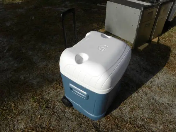 Igloo cooler