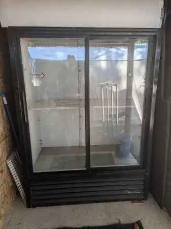 Commercial refrigerator