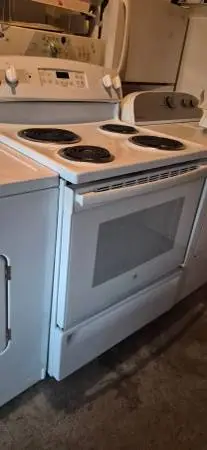 Frigidaire Electric Stove