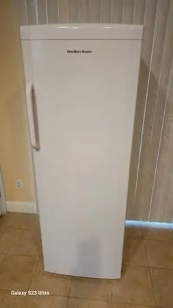White Hamilton Beach Freezer