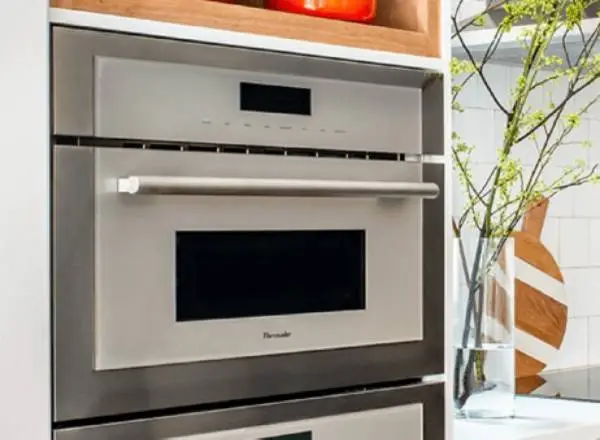 NEW IN BOX MASTERPIECE MICROWAVE BUILT-IN