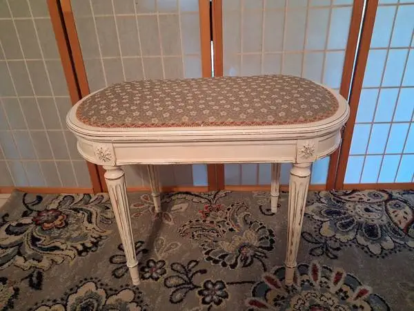 Vintage Elegant Louis XVI Style vanity bench ovolong shape.