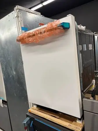 Matte White Dishwasher Top controls