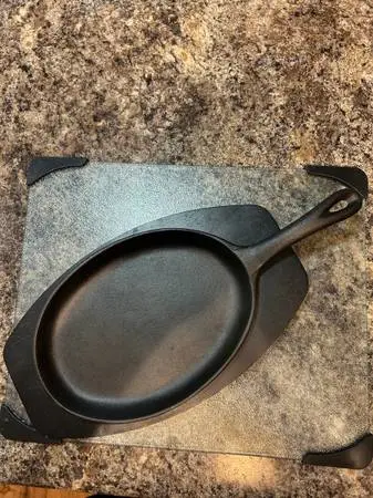 CAST IRON FAJITA PAN