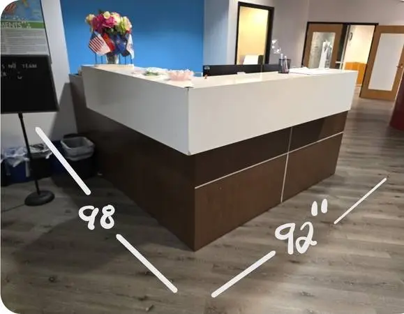 LARGE RECEPTION DESK ( DELIVERY AVAILABLE )