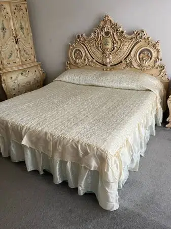 Antique Vintage Elegant French Style 10 Piece King Size Bedroom Set In Like Bra