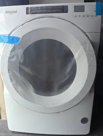 Brand new Gas Cloth Dryer. 27 wide.