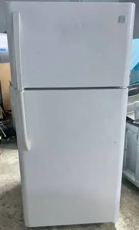 Kenmore Top Freezer White Refrigerator , 18 Cu Ft , 253.604126 30 Inch