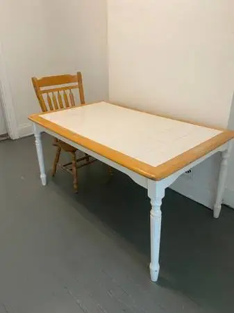 Dining& leaving room table, standing lamp