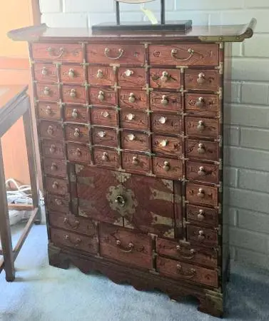 BEAUTIFUL ASIAN VINTAGE APOTHECARY CONSOLE.