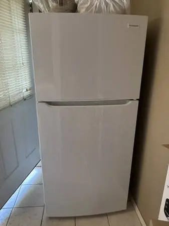 Referegerator Frigidaire  almost new