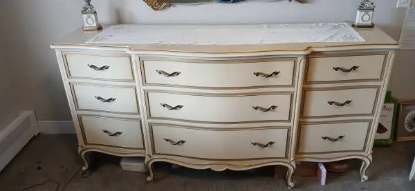 1930s Antique Solid Wood Bedroom Set