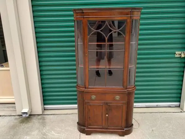 Vintage 1940s Duncan Phyfe Flame Mahogany Corner Hutch