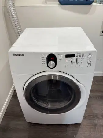 Samsung 7.3 cubic foot Gas dryer