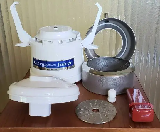 New Omega juicer - Never Used