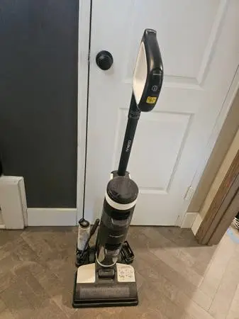 Tineco FLOOR ONE S3 Cordless Floor Washer – Powers On – Parts/Repair