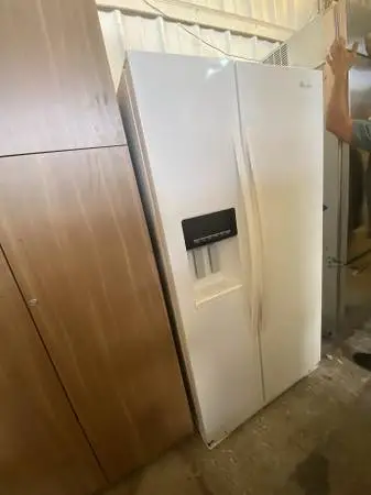 White Whirlpool Refrigerator Side by Side Model #WRS576FIDWOO Used