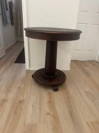 Sturdy Small Round Table (30 Tall x 27 Wide)