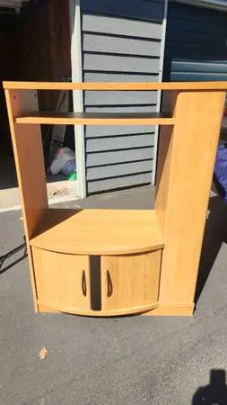 Wood entertainment center/stora