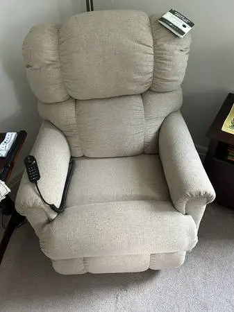 Electric Recliner perfect condition still with tags