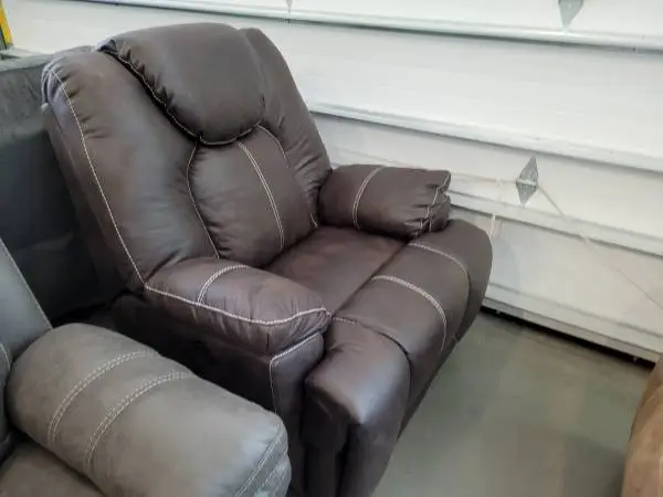 Clearing out Lift-chairs and recliners! Everything must go Today!