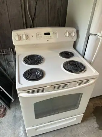 GE Coiltop Stove