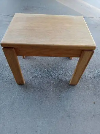 Solid wood end table 24x17 top and 19 tall strong and sturdy