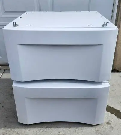 Like NEW - Frigidaire 16 DRAWER Pedestals For Washer And Dryer