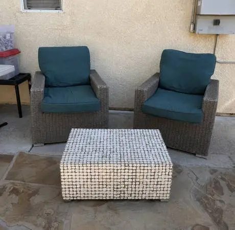 3-PIECE WICKER PATIO SET WITH 2 HAMPTON BAY CHAIRS AND COCONUT-SHELL TABLE