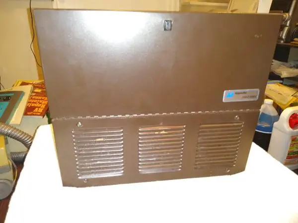 RV & Boat AC Power Panel w/ charger -NEW-OBO