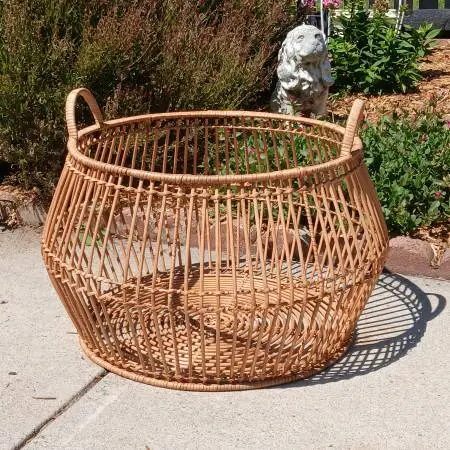 BIG BOHEMIAN MOD ROUND BASKET w/ HANDLES. Love this!