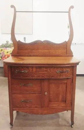 Vintage Refreshed Solid Oak Dry Sink