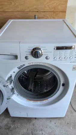 LG washer/dryer combo 3.7 cu.ft. ventless