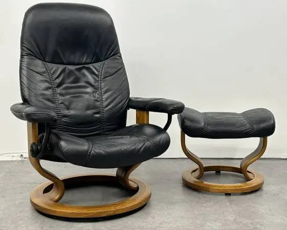 Ekornes Stressless Recliner Lounge Chair and Ottoman CONSUL Model