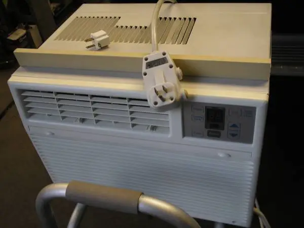 clean, 6000 BTU GE window air conditioner