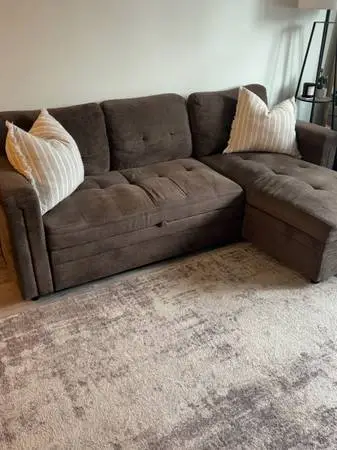 Pull out couch!