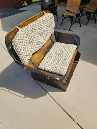 19th century horse drawn carriage surrey seat